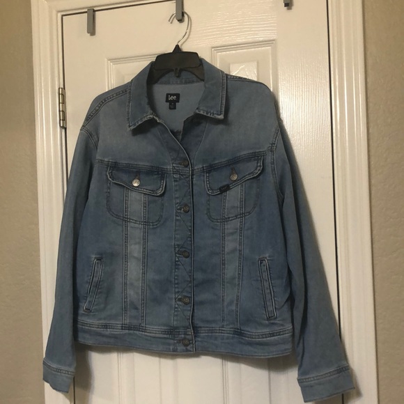 NEW Lee light wash denim jacket - Picture 2 of 10